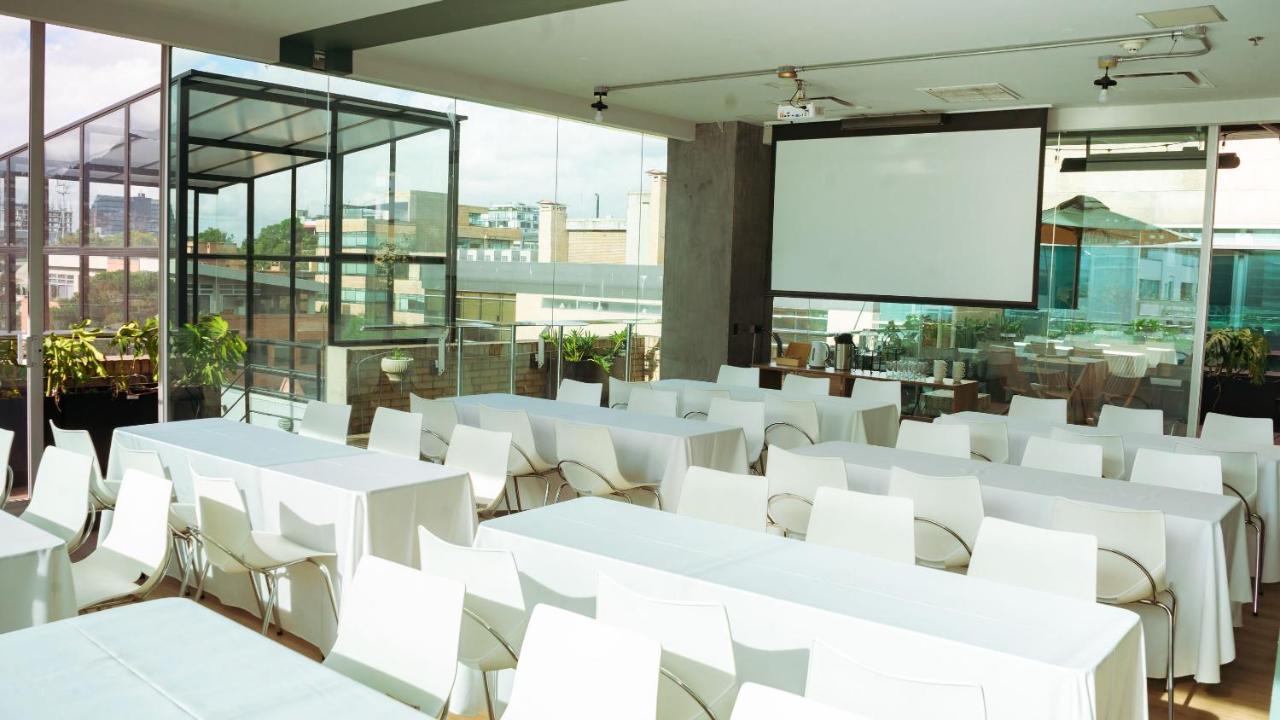 Отель Ramada Bogota Parque 93 Экстерьер фото