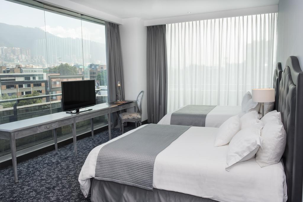 Отель Ramada Bogota Parque 93 Экстерьер фото